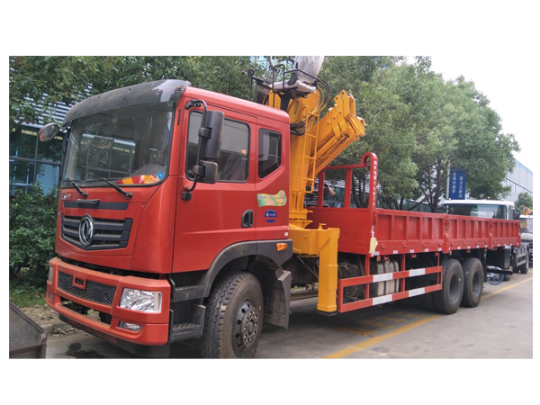 Dongfeng 25 Ton Folding Crane Mounted Truck for Sales