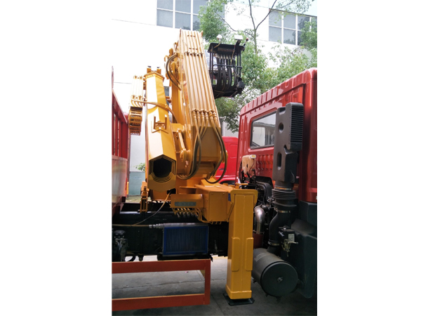 Dongfeng 25 Ton Folding Crane Mounted Truck for Sales