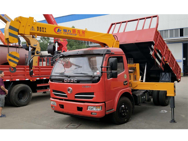 Dongfeng DFAC Brand 3 Tons Crane Truck for Sales