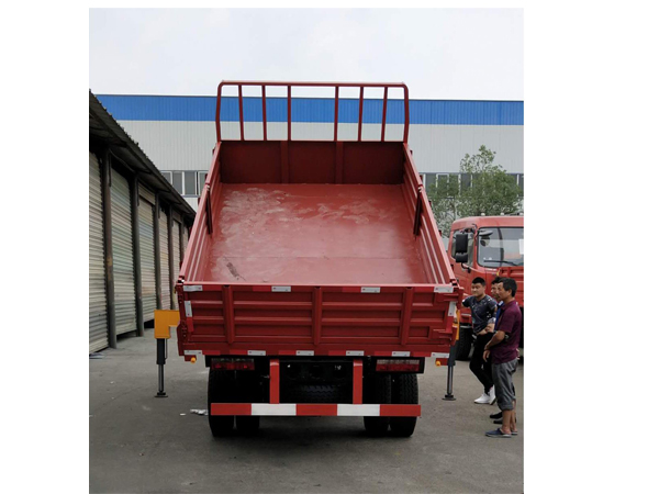Dongfeng DFAC Brand 3 Tons Crane Truck for Sales