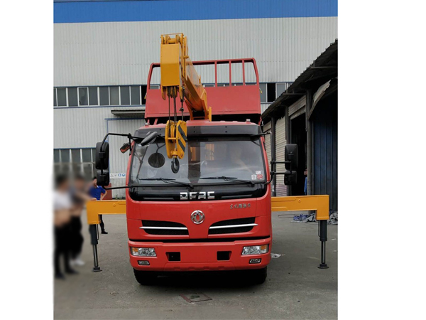 Dongfeng DFAC Brand 3 Tons Crane Truck for Sales