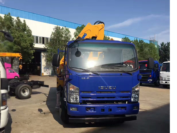 Isuzu 3 Ton Loader Folding Crane Truck