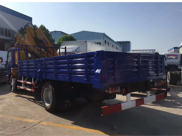 Isuzu 3 Ton Loader Folding Crane Truck