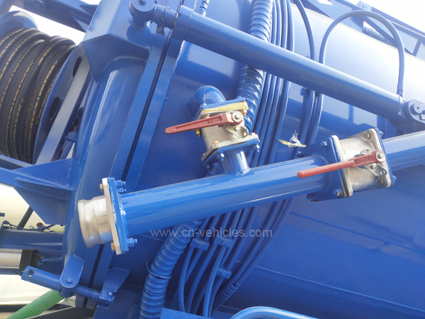 ISUZU GIGA EURO 5 10 Wheels 20CBM High Pressure Washing and Vacuum Combined Jet Sewage Suction Truck