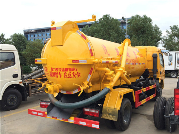 Dongfeng DFAC 5000L Vacuum Sewage Suction Tanker Truck