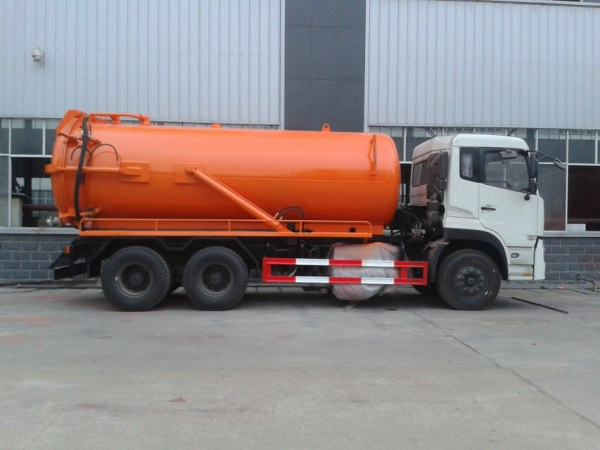 Dongfeng 10 Tires 22cbm Vacuum Fecal Suction Truck with Water Clean System