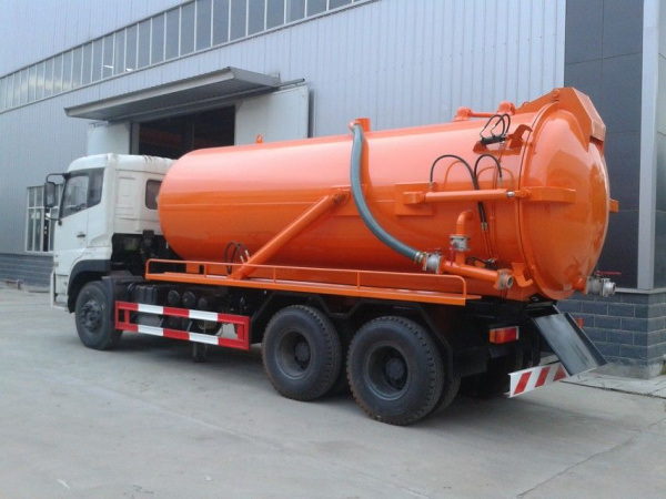 Dongfeng 10 Tires 22cbm Vacuum Fecal Suction Truck with Water Clean System