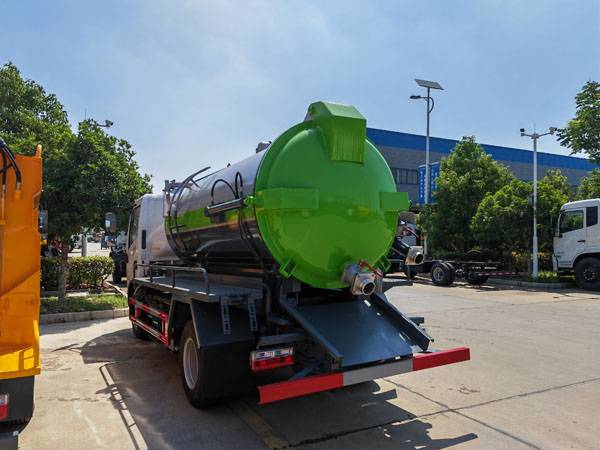 Dongfeng dfac Dollcar 5000liter 5bm Sewage Sewer Toilet Suck Excrement Suction Vehicle China Manufacture 