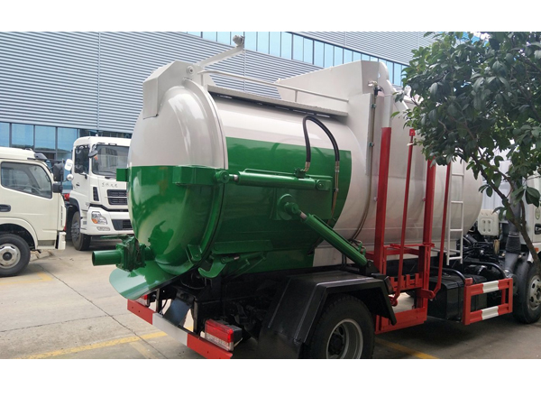 Dongfeng 6000 Liters Fecal Tanker Suction Truck for Sales