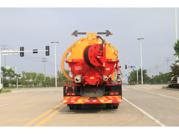 Dongfeng KR 15000 Liter Suction Vacuum Pump Truck