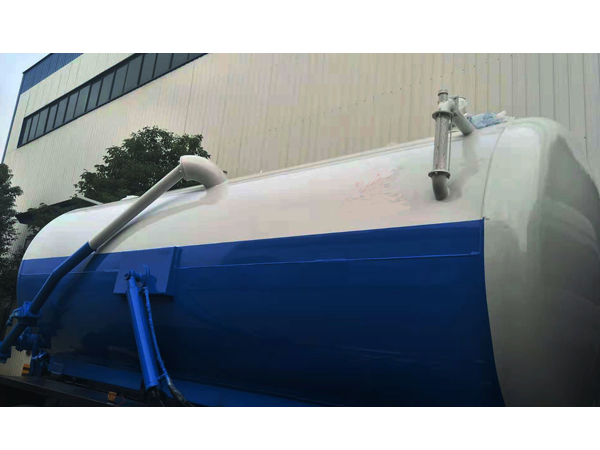 Dongfeng 240HP Cummins Engine 16cbm  Rear 2 Axle Sewage Tank Truck for Sales