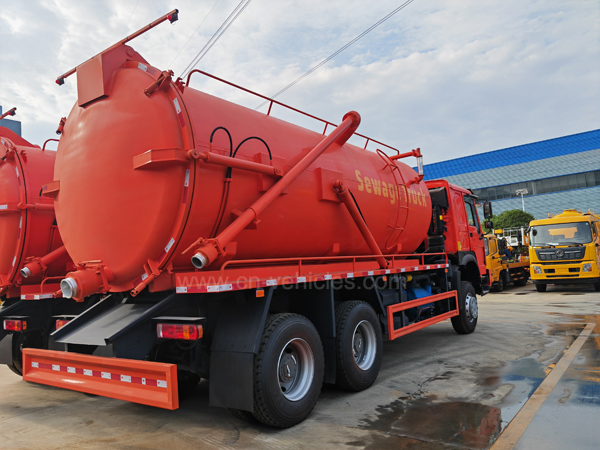 Sinotruk HOWO 12wheeler Full Drive 20cbm Sewage Suction Vacuum Truck