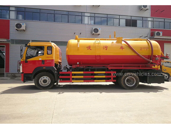 Sinotruck Howo 210hp German Engine 13000 liters Vacuum Tanker Truck With Vacuum Pump For Sales