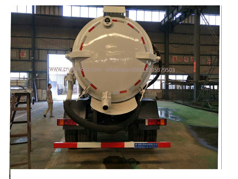 Sinotruck HOWO 16 Cubic Meter  Vacuum Suction Sewage Truck