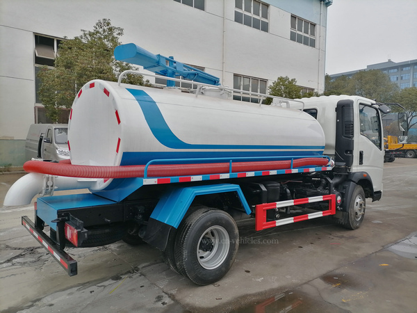 Sinotruk howo 5 Cubic Meter Fecal Suction Truck For Sales