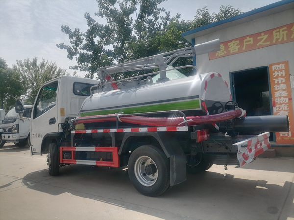  KAMA Mini Diesel 116hp 5.5CBM Sewer Suction Sewage Tank Truck