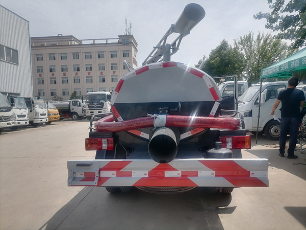  KAMA Mini Diesel 116hp 5.5CBM Sewer Suction Sewage Tank Truck