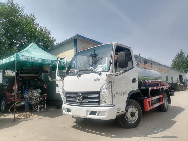  KAMA Mini Diesel 116hp 5.5CBM Sewer Suction Sewage Tank Truck