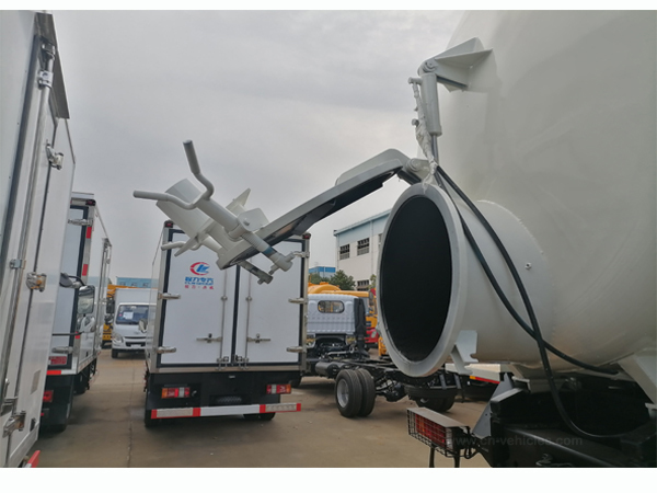 Shacman H3000 16000 liters to18000 Liters Septic Vacuum Tank Tankers Truck For Sales