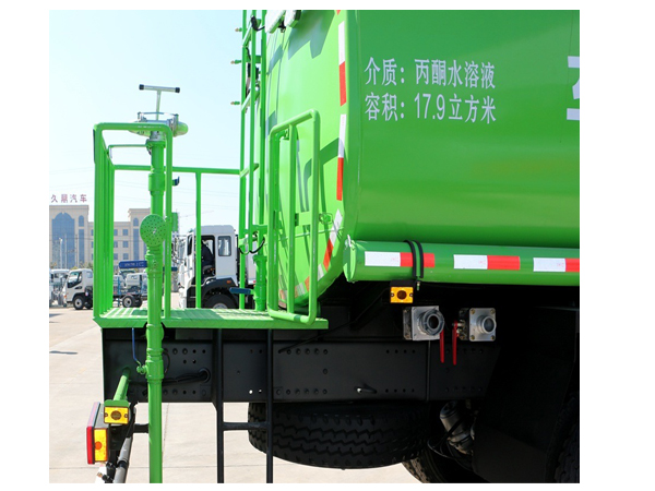 18 Cbm HOWO Water Tank Truck for Transport or Sprinkler Acetone