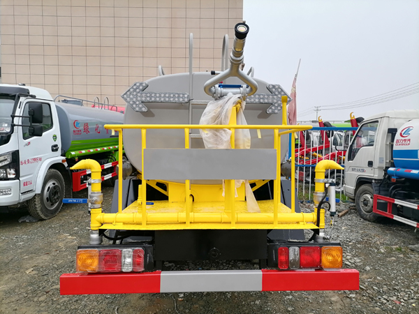 Iveco Yuejin Light Truck 3000L Water Cart Water Tank Truck