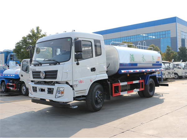 Dongfeng 12cbm Water Tank Truck with Hw19710 Transmission and Radial Tires in White Color