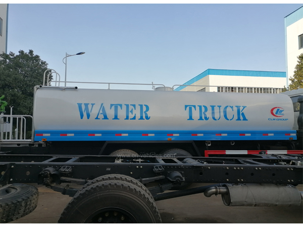 Dongfeng DFAC 3000Liter to 22000Liter Water Tanker Truck With Sprinkler 