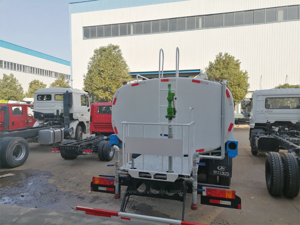 Dongfeng DFAC 3000Liter to 22000Liter Water Tanker Truck With Sprinkler 