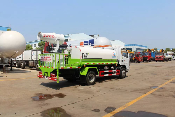 Dongfeng dfac 5000liters capacity 30m Cannon City Disinfectants truck with Yuchai Engine