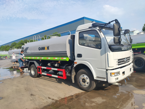 DONGFENG DOLLICAR 5CBM Water Spray Sprinkle Bowser Truck With Sprinkling Wagon Tanker 