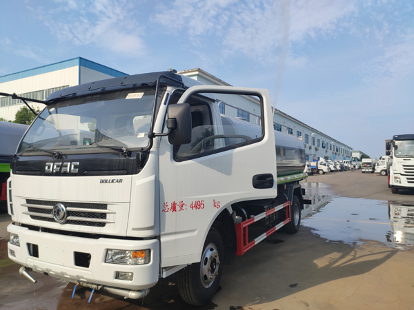 DONGFENG DOLLICAR 5CBM Water Spray Sprinkle Bowser Truck With Sprinkling Wagon Tanker 