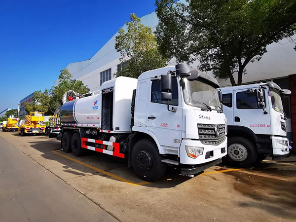 Dongfeng dfac 16000 liters 16cbm capacity 80m Cannon City disfinfecting vehicle with Cummis Engine