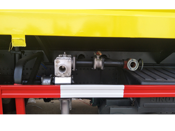 HOWO 340HP Water Sprinkler Truck for Sales
