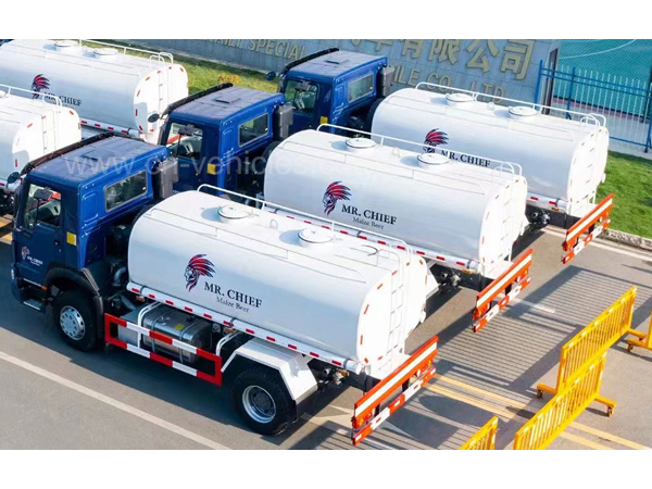 CNHTC HOWO 266HP 1000Liter Beer tanker truck Ship To Mr. Chief For Loading Maize Beer 