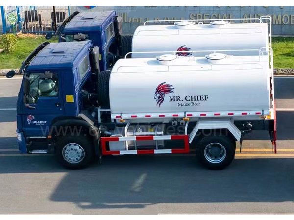 CNHTC HOWO 266HP 1000Liter Beer tanker truck Ship To Mr. Chief For Loading Maize Beer 