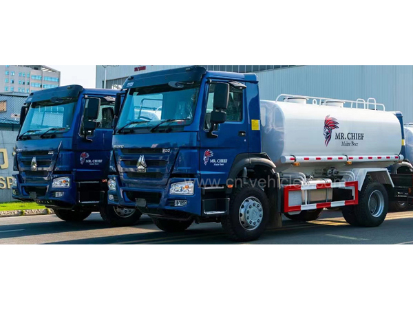 CNHTC HOWO 266HP 1000Liter Beer tanker truck Ship To Mr. Chief For Loading Maize Beer 