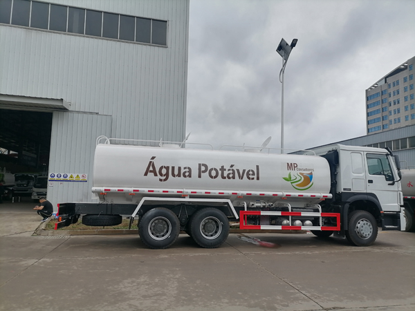 Sinotruck howo 16000liter SS304 Mobile Tanker Drink Potable Water Transport Truck