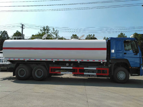 371HP Sinotruck HOWO 24000 Liters Water Tanker Truck for Sales