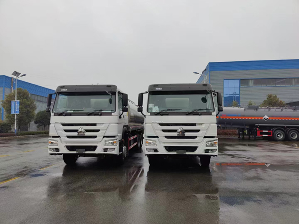Sinotruck howo 16000Liter Capacity Road Food Grade Milk Tanker Transport Truck