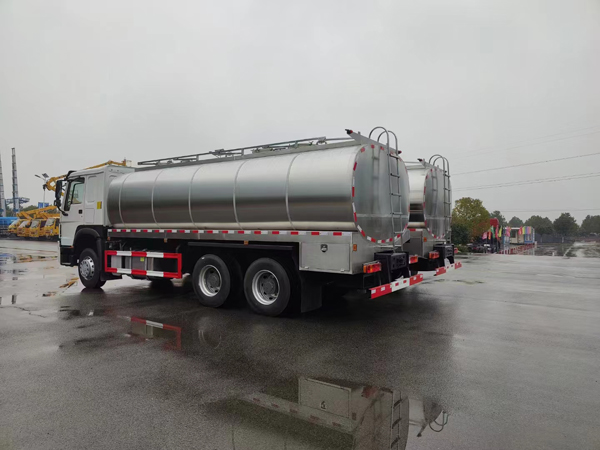 Sinotruck howo 16000Liter Capacity Road Food Grade Milk Tanker Transport Truck