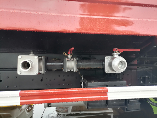 Sinotruck HOWO 8000Liter Pesticide Spraying Vehicle 